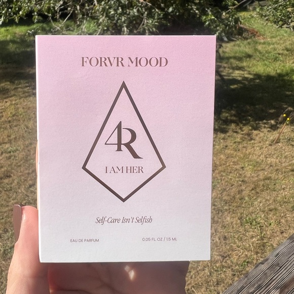 FORVR MOOD I Am Her Pink Eau de Parfum Perfume Scent Vial NWT - Picture 1 of 5